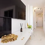 Sunset Ocean View Апартаменти