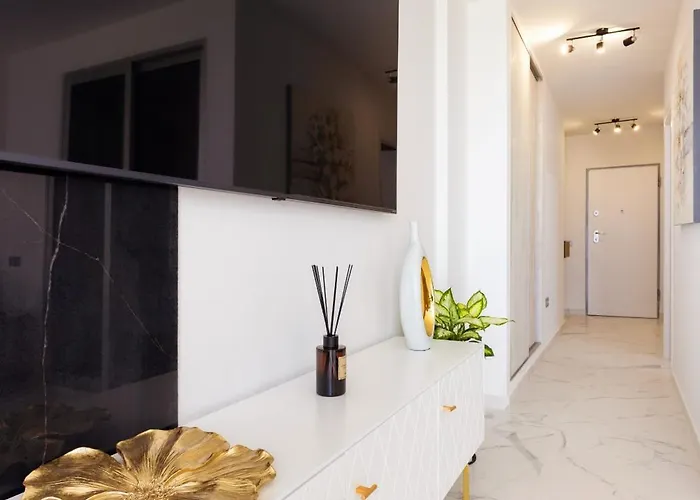 Sunset Ocean View Апартаменти